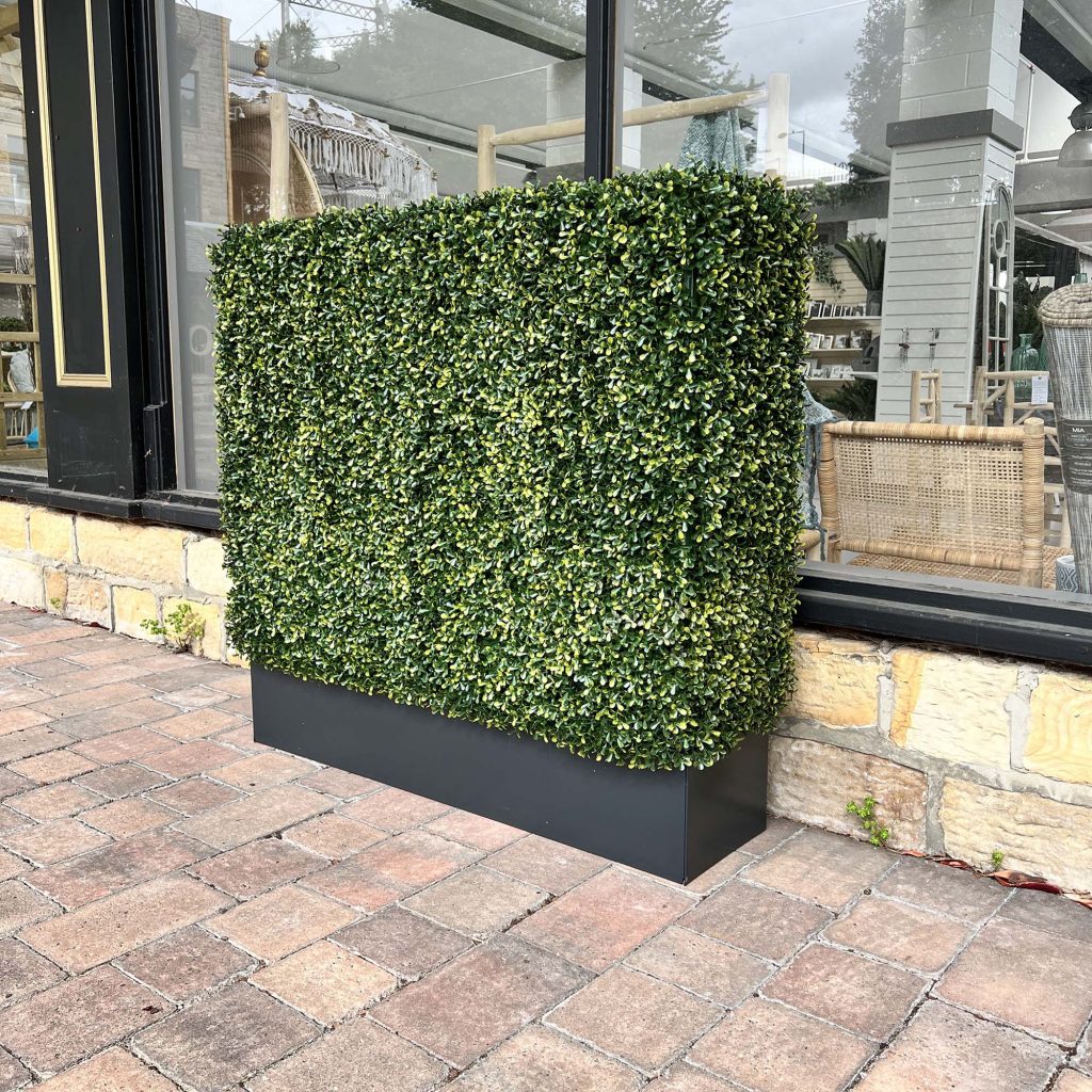 bespoke made artificial hedges