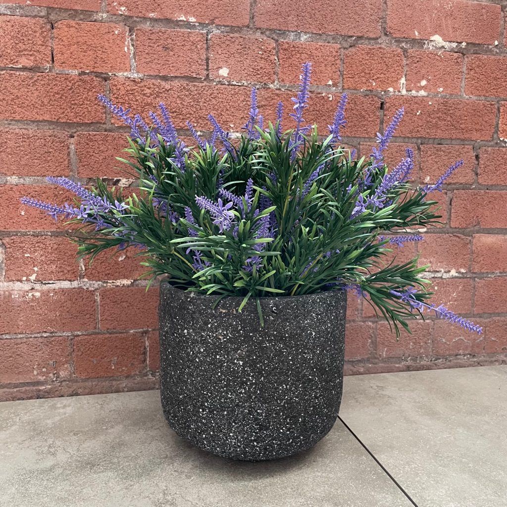 the artificial lavenders make for great hospitality displays. 