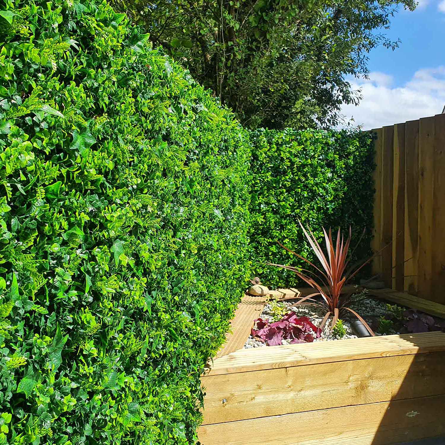 close up of the artificial amazon hedge tiles